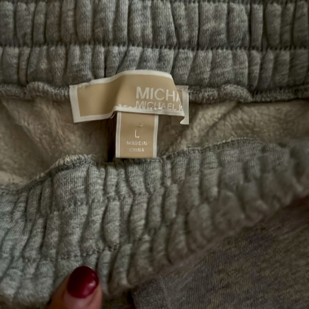 Michael Kors Rainbow Collection 2pc Short set Tshirt & Jogger Shorts Grey EUC - Picture 11 of 16